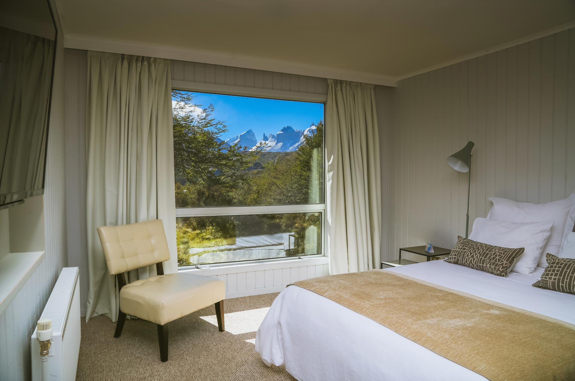 Hotel Lago Grey Torres del Paine | Patagonia Lodges | Far South Exp